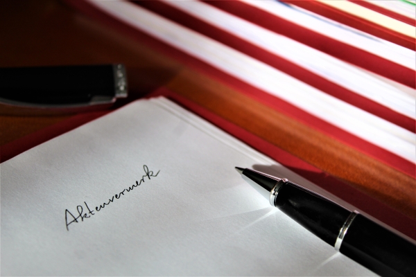 Bild mit Aktenvermerk